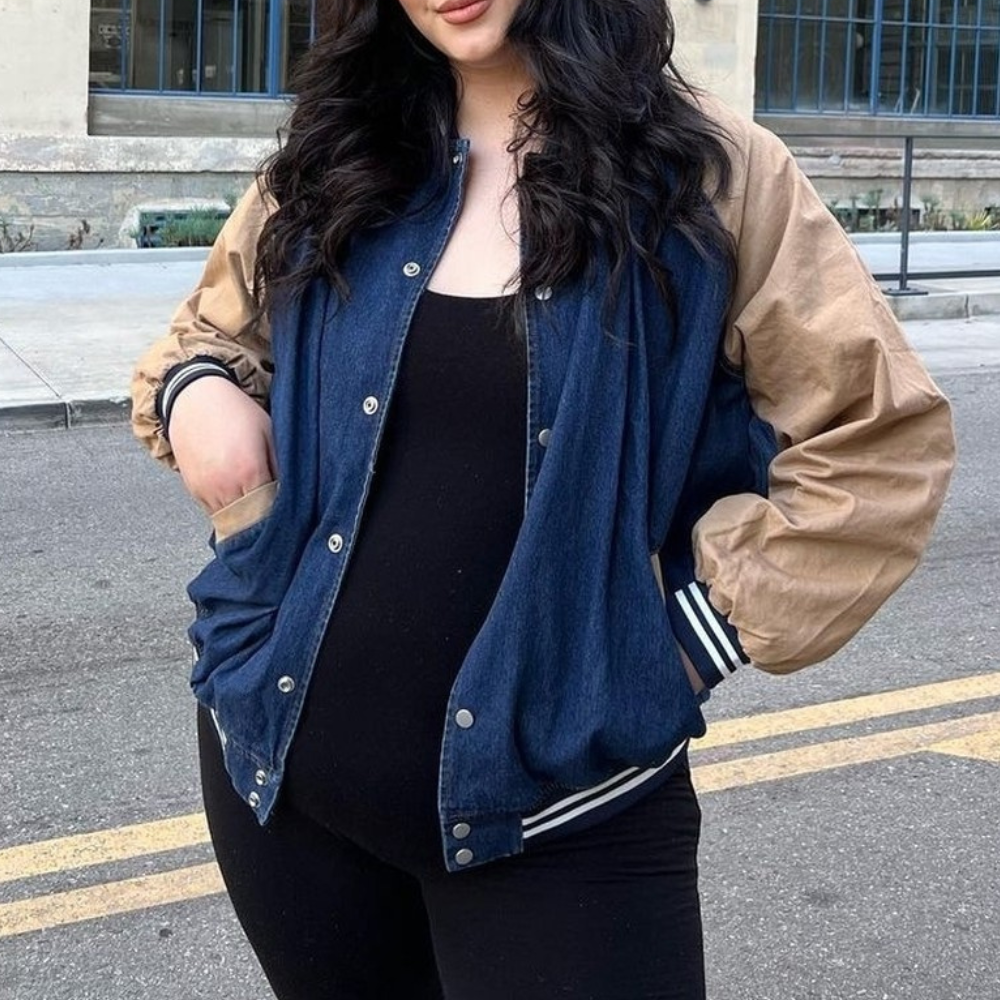 Džínová a béžová varsity bunda